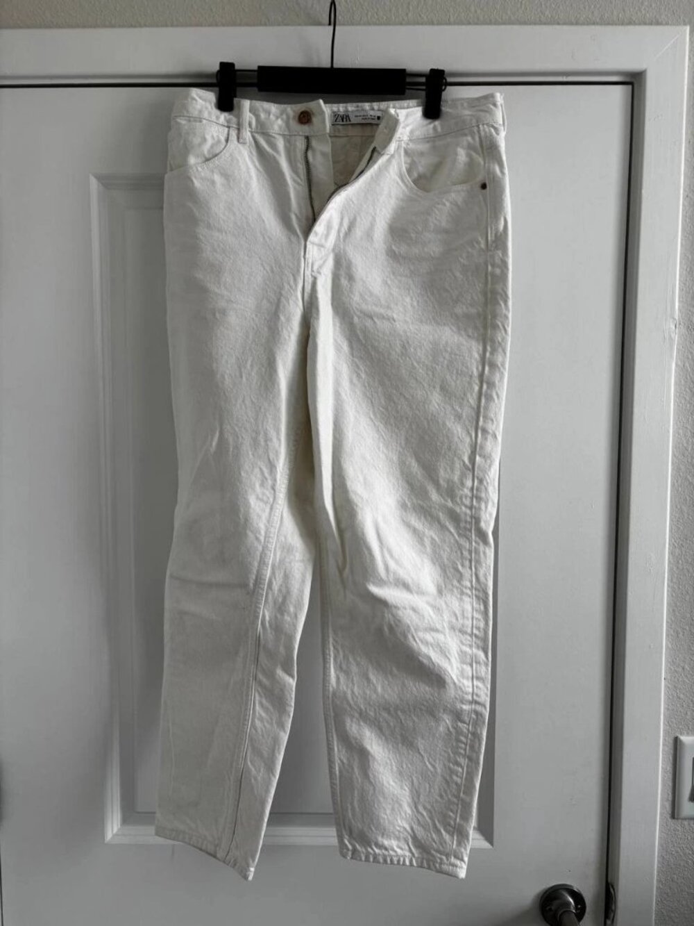 ZARA Mom Fit Jeans Size 8 White Denim High Waist